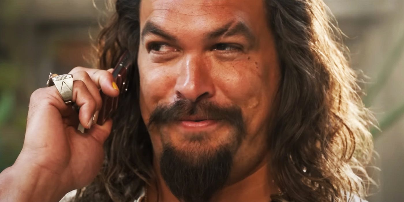 Jason Momoa au téléphone dans Fast X