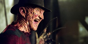 Robert Englund è Freddy Krueger