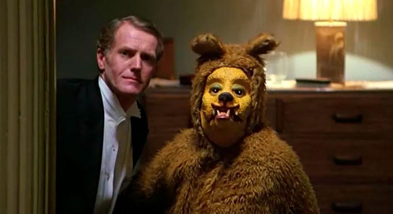 Shining: la scena dell’orso potrebbe nascondere un inquietante significato