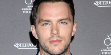 nicholas hoult, Renfield, Dracula