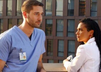 New Amsterdam : Excellente nouvelle pour les fans !  Une suite à la série acclamée mettant en vedette Ryan Eggold a été annoncée