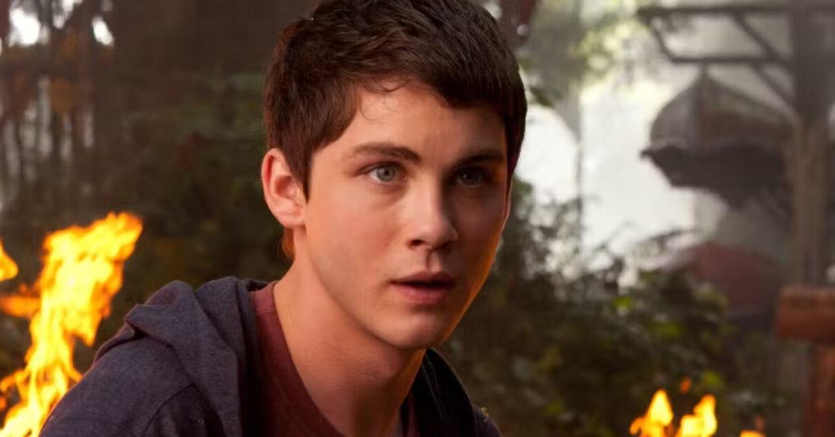 Percy Jackson : La star de la série et le protagoniste du film ensemble sur une nouvelle photo