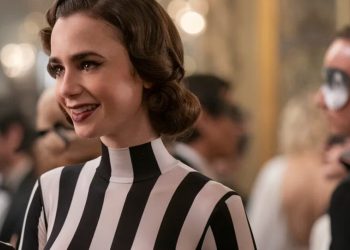 Emily in Paris : Lily Collins est une "briseuse de ménage" dans les 5 premières minutes de la saison 4