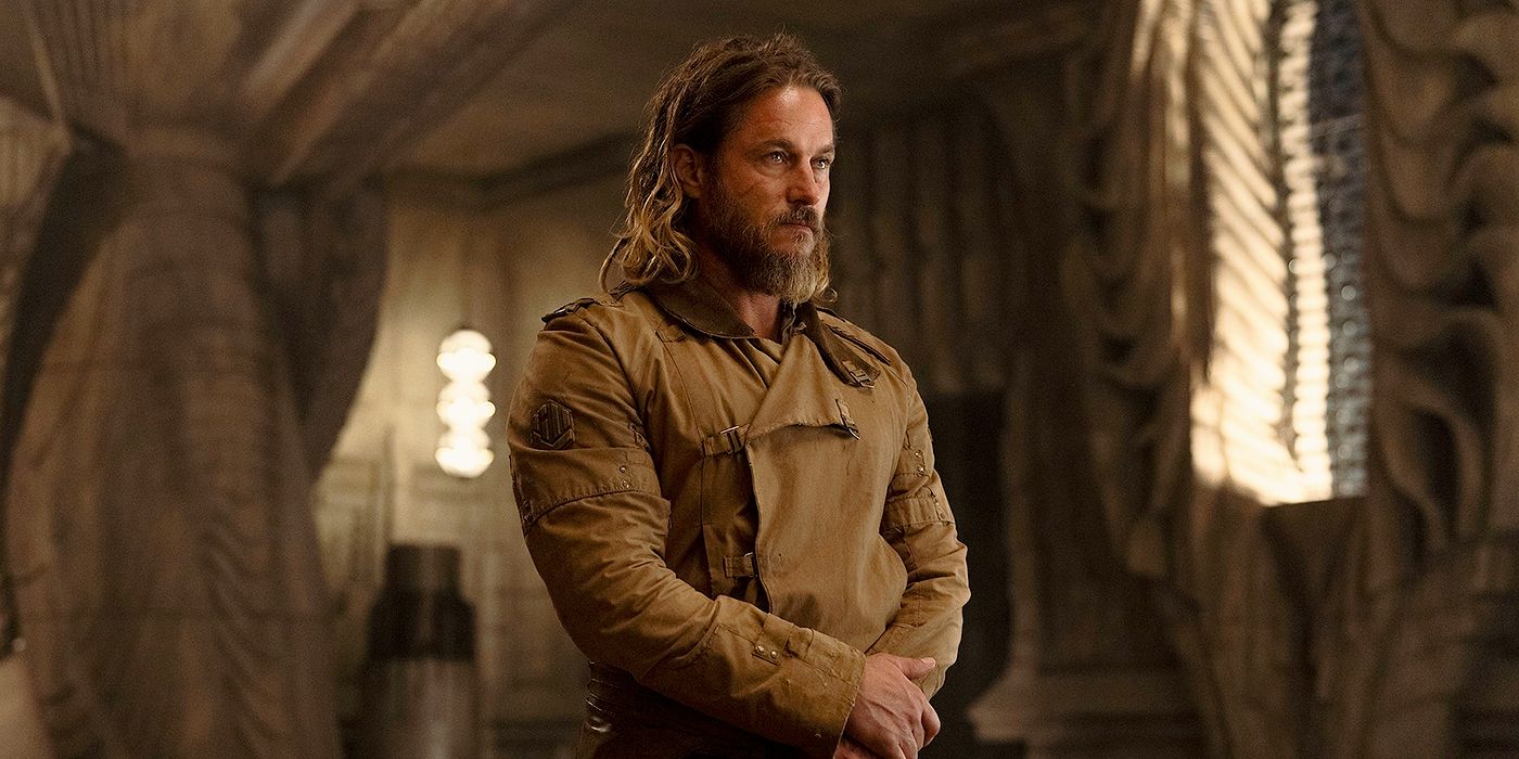 Travis Fimmel dans le rôle de Desmond Hart dans Dune : Prophétie