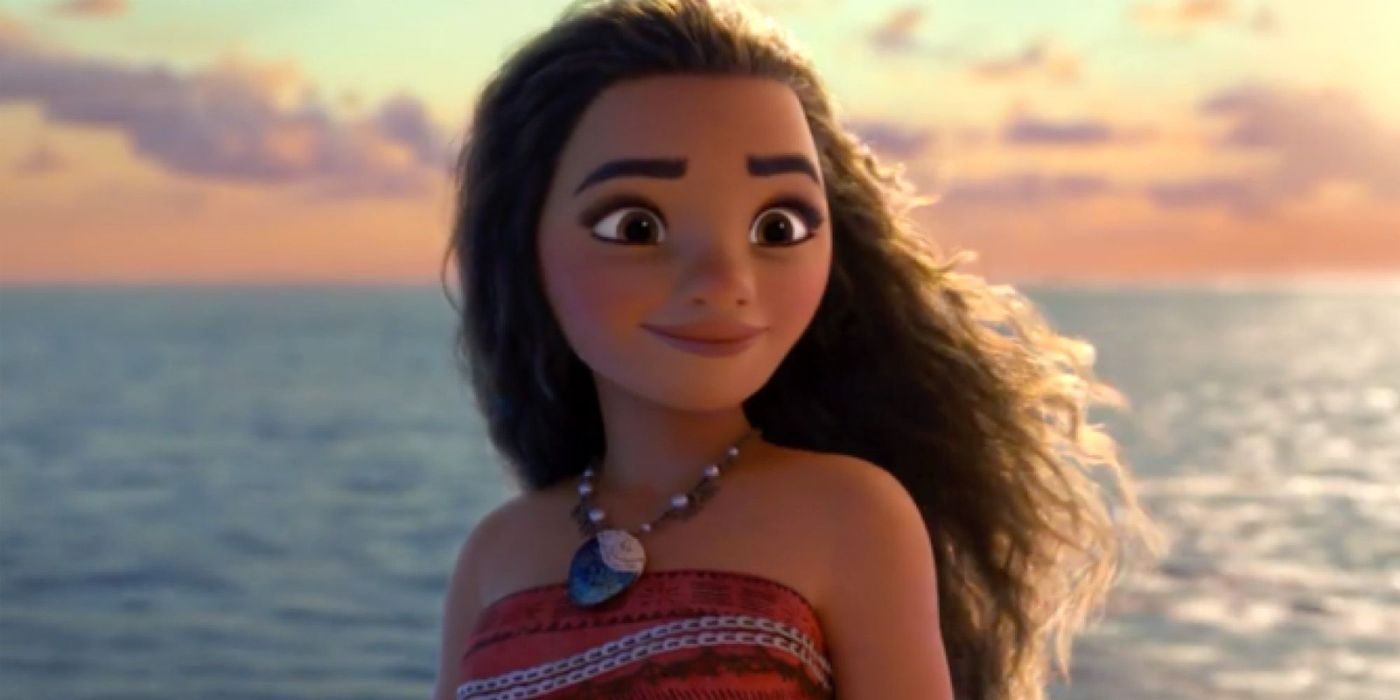 Moana souriante devant l'océan dans Disney's Moana