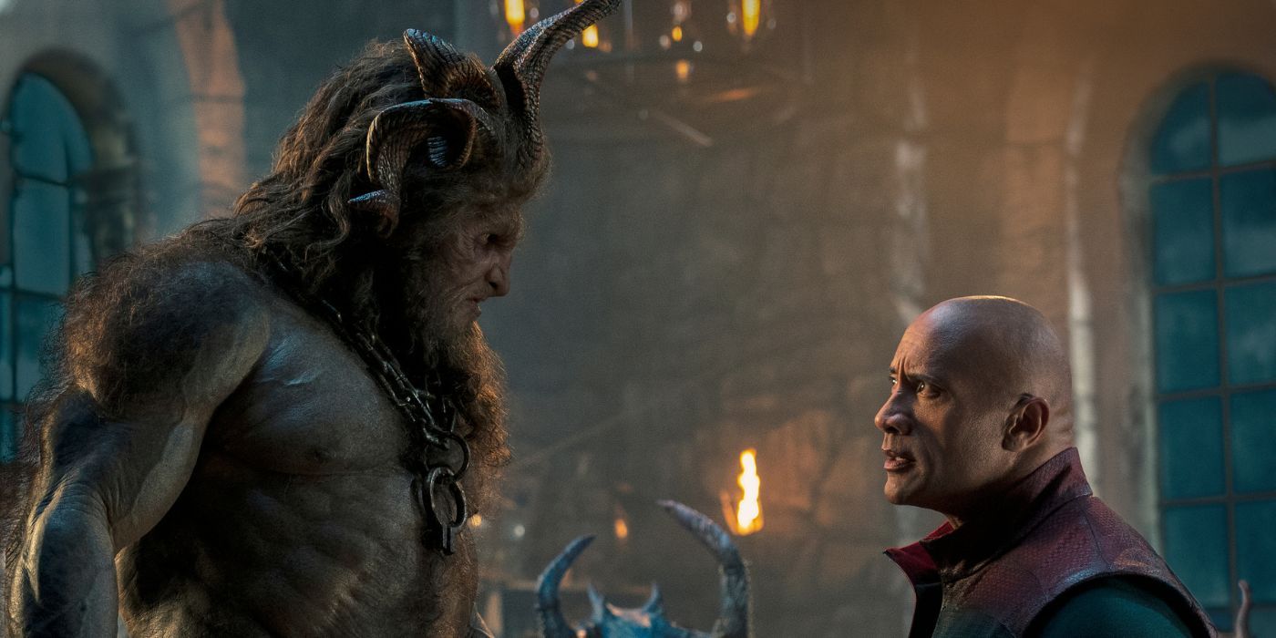 Dwayne Johnson dans le rôle de Callum Drift face à Kristofer Hivju dans le rôle de Krampus dans Red One.