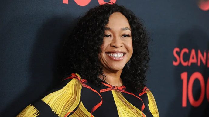 The Residence : la première image officielle de la nouvelle série Netflix produite par Shonda Rhimes