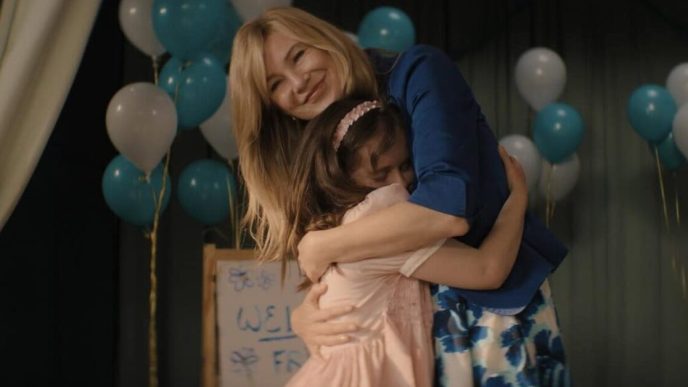 Bonne famille américaine: les premières images de la mini-série Disney + avec Ellen Pompeo