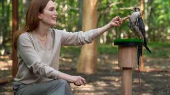 Sirens: la data d'uscita e le prime immagini della miniserie Netflix con Juliane Moore
