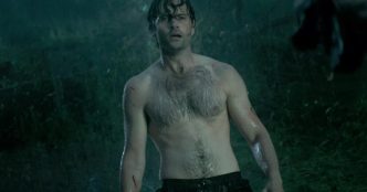 Penn Badgley commenta la scena finale di You: "ecco perché gli sceneggiatori non volevano che Joe fosse a torso nudo"