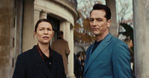 The Beast in Me: la data d'uscita e le prime immagini della miniserie Netflix