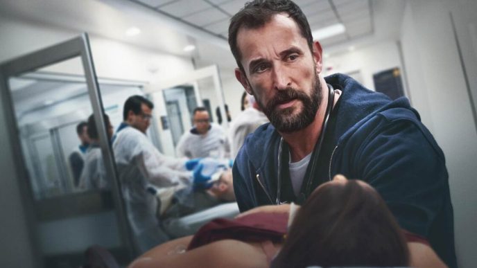The Pitt, arriva in Italia l'acclamato medical drama con Noah Wyle