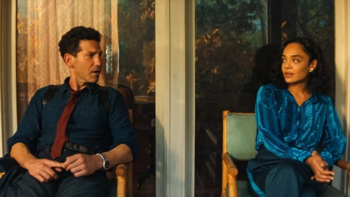 His & Hers: le prime immagini della serie Netflix con Jon Bernthal e Tessa Thompson