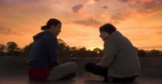 Stranger Things 5, Noah Schnapp e Millie Bobby Brown svelano come hanno “ringiovanito” Will e Undici